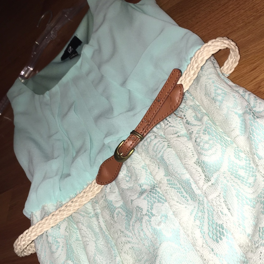 Green/White Lace Dress - Picture 2 of 5